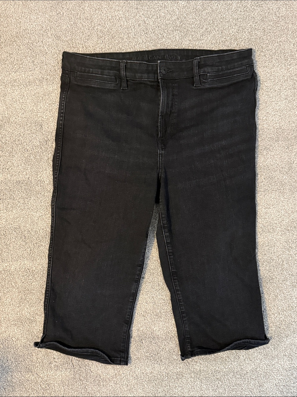 AE Black Capri